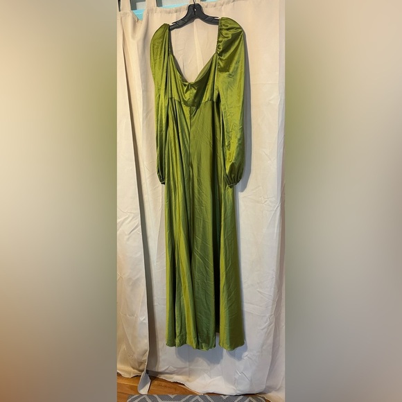 Mac Duggal 495191 NWT Green Sweetheart Neckline Puff Sleeve Gown - Picture 5 of 6